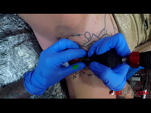 ❤️ Extremely tattooed hottie Sully Savage got a tattoo on her clitoris ❤️ Just porn at us en-us.porn-milf300.ru ❌❤